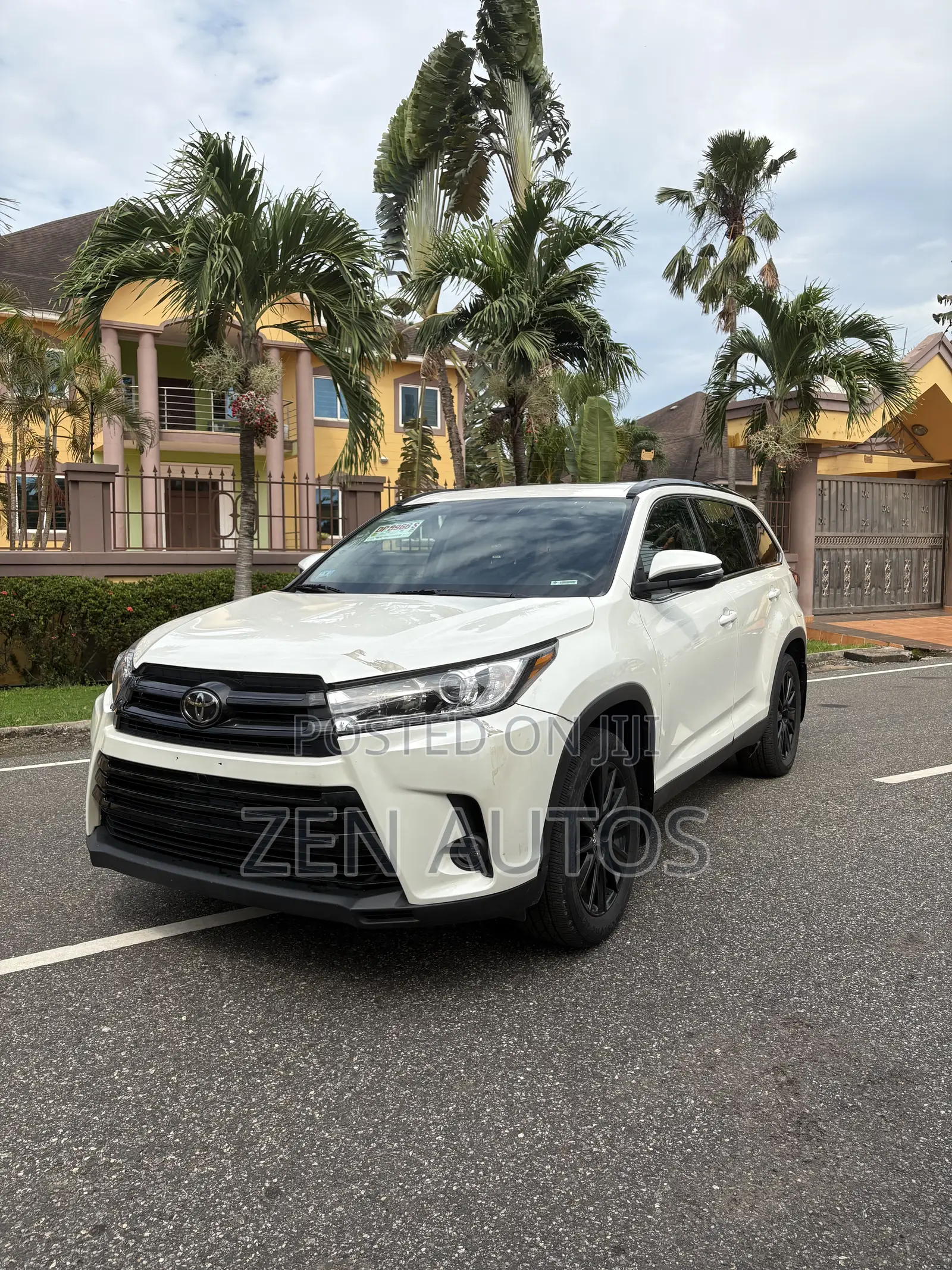 Toyota Highlander SE 2019 White