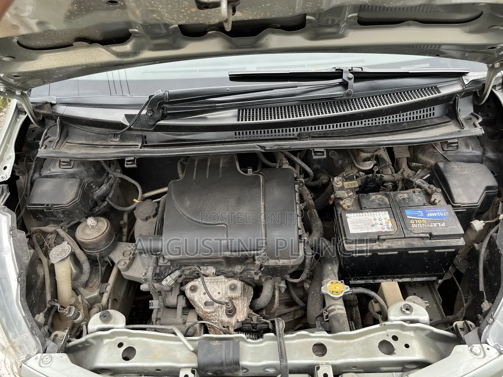 Toyota Vitz 2012 Green