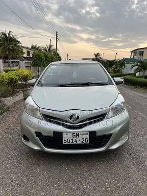 Toyota Vitz 2012 Green