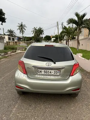 Toyota Vitz 2012 Green
