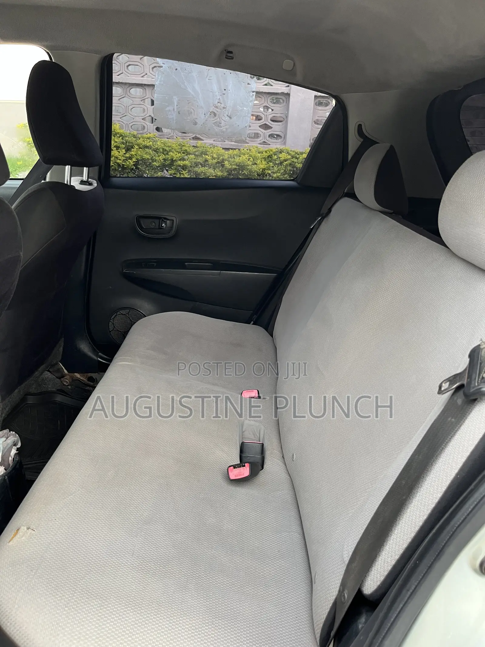 Toyota Vitz 2012 Green
