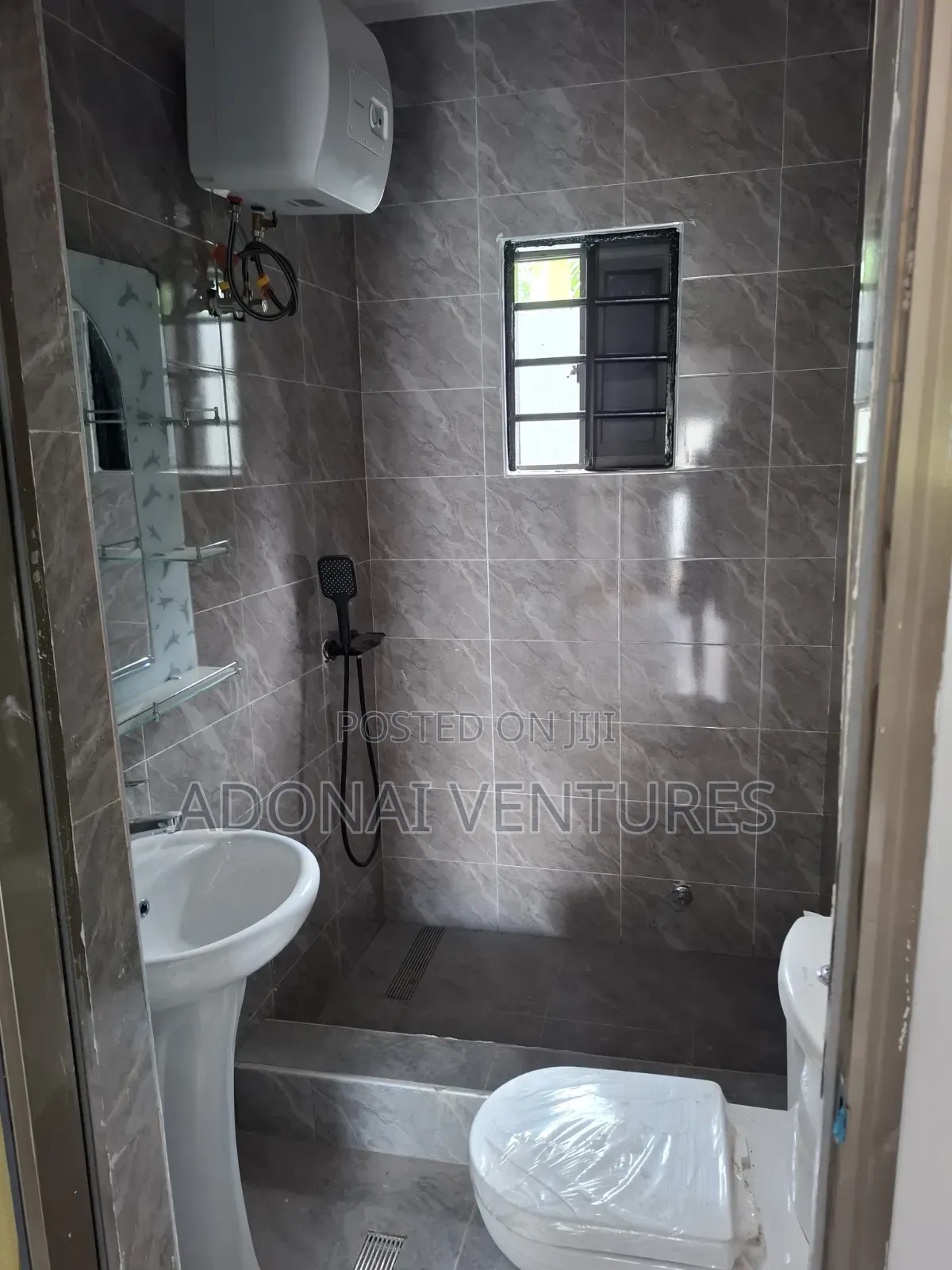 2bdrm Apartment in Ahodwo Daban, Kumasi Metropolitan for rent