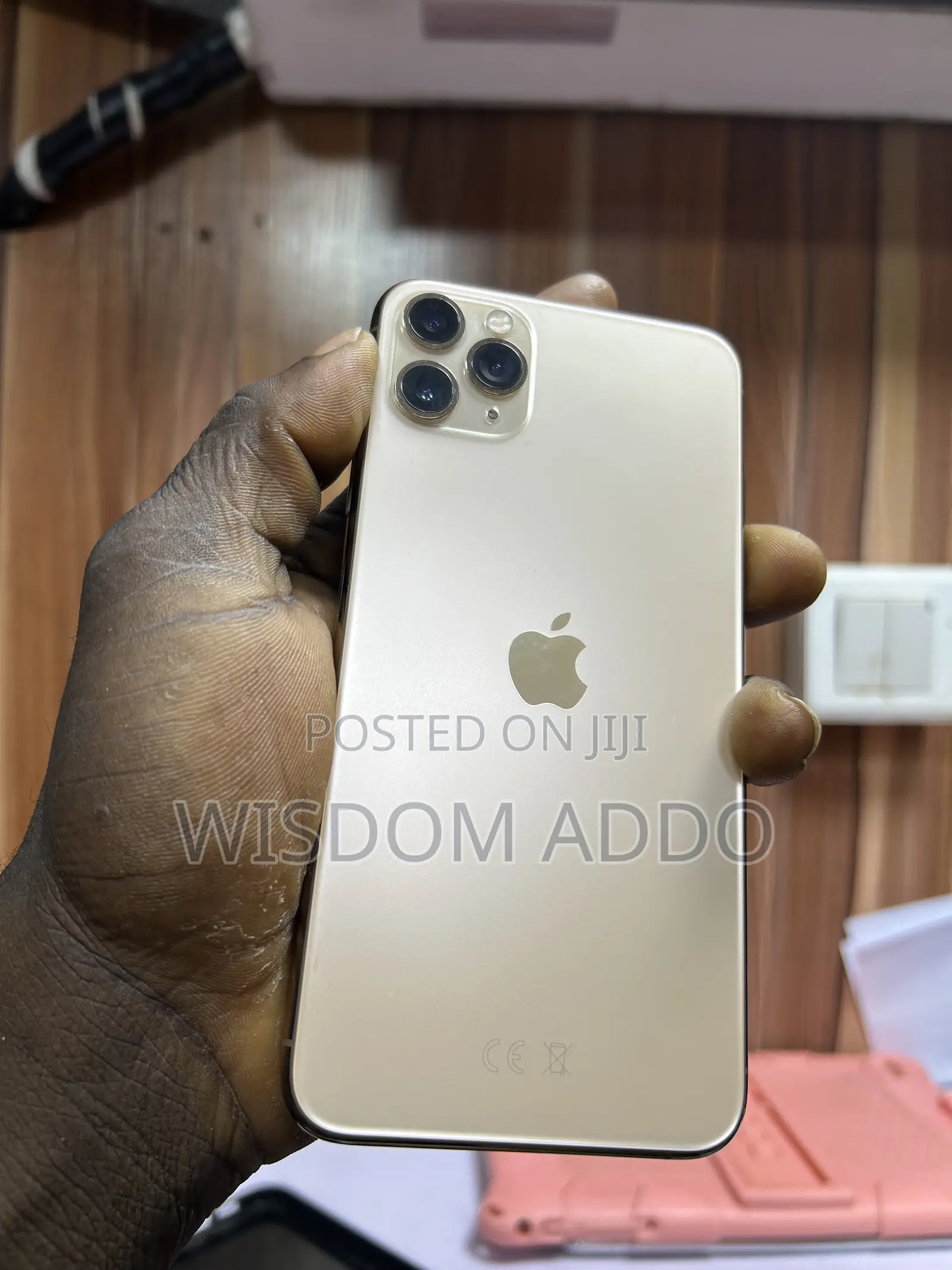 Apple iPhone 11 Pro Max 64 GB Gold