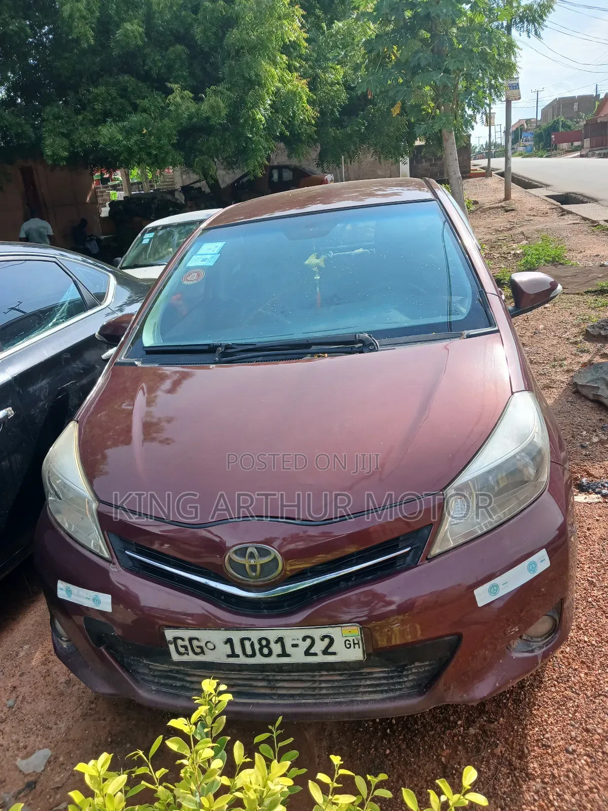 Toyota Vitz 1.3 FWD 5dr 2012 Brown