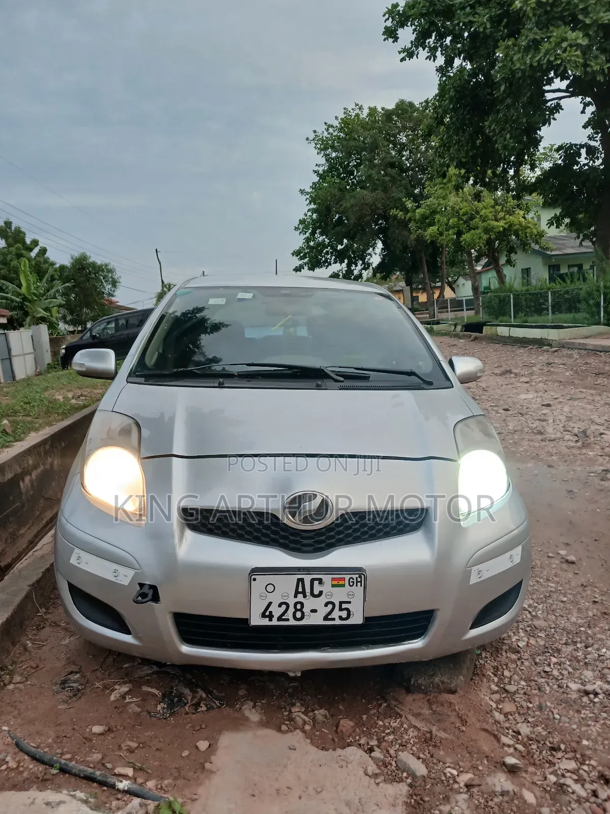 Toyota Vitz 2010 Gray