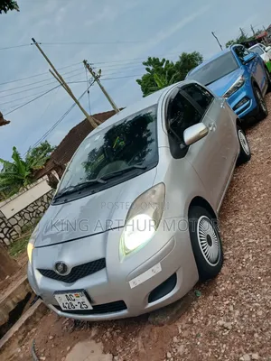 Toyota Vitz 2010 Gray