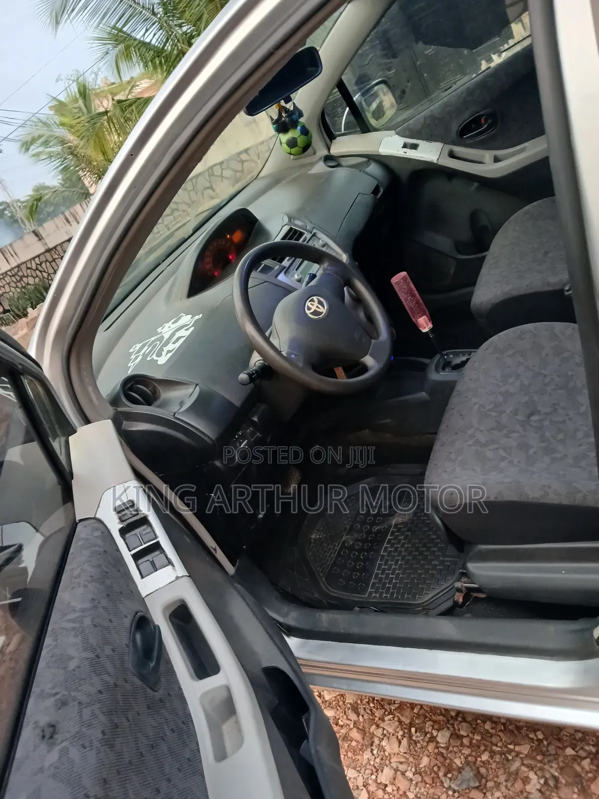 Toyota Vitz 2010 Gray