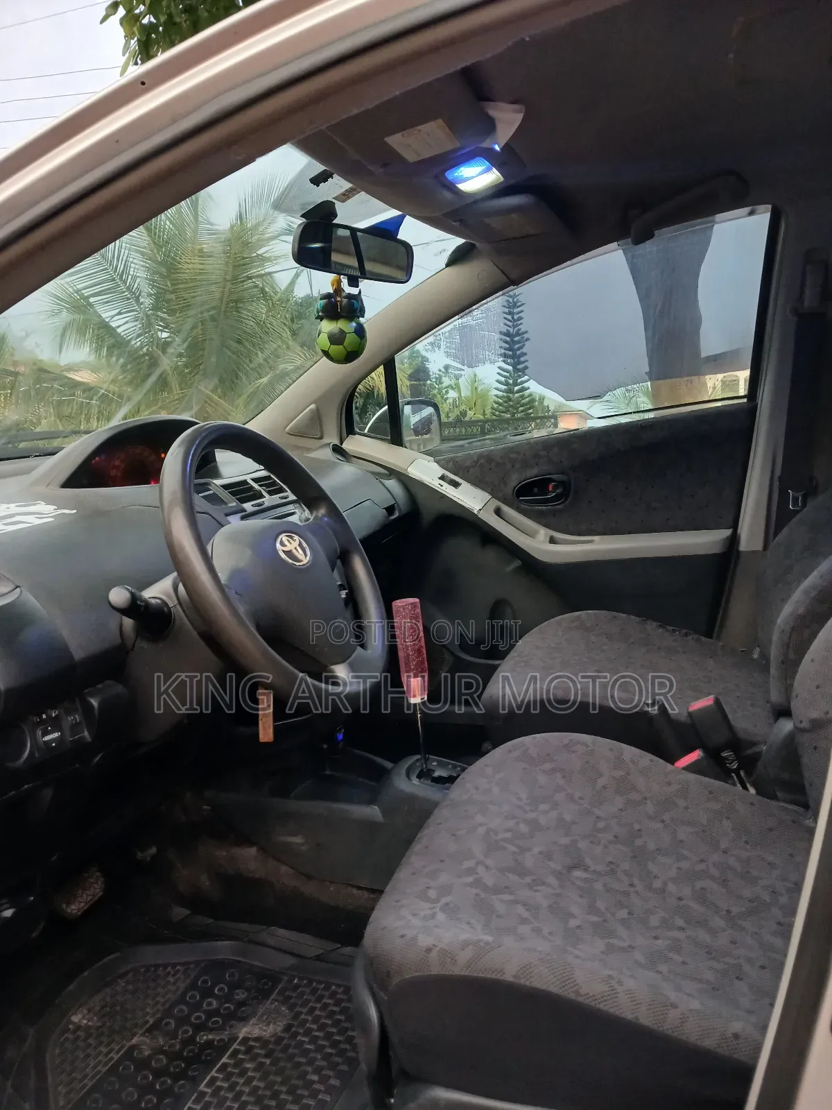 Toyota Vitz 2010 Gray