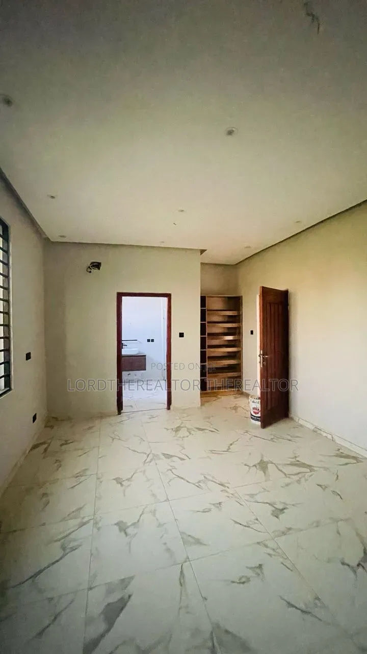 3bdrm House in Pokuase for sale