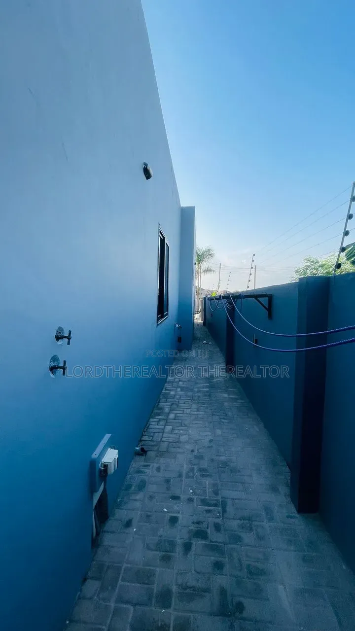 3bdrm House in Pokuase for sale