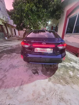 Toyota Corolla LE 2020 Blue