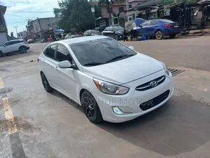 Hyundai Accent GLS 4dr Sedan (1.6L 4cyl 6M) 2014 White