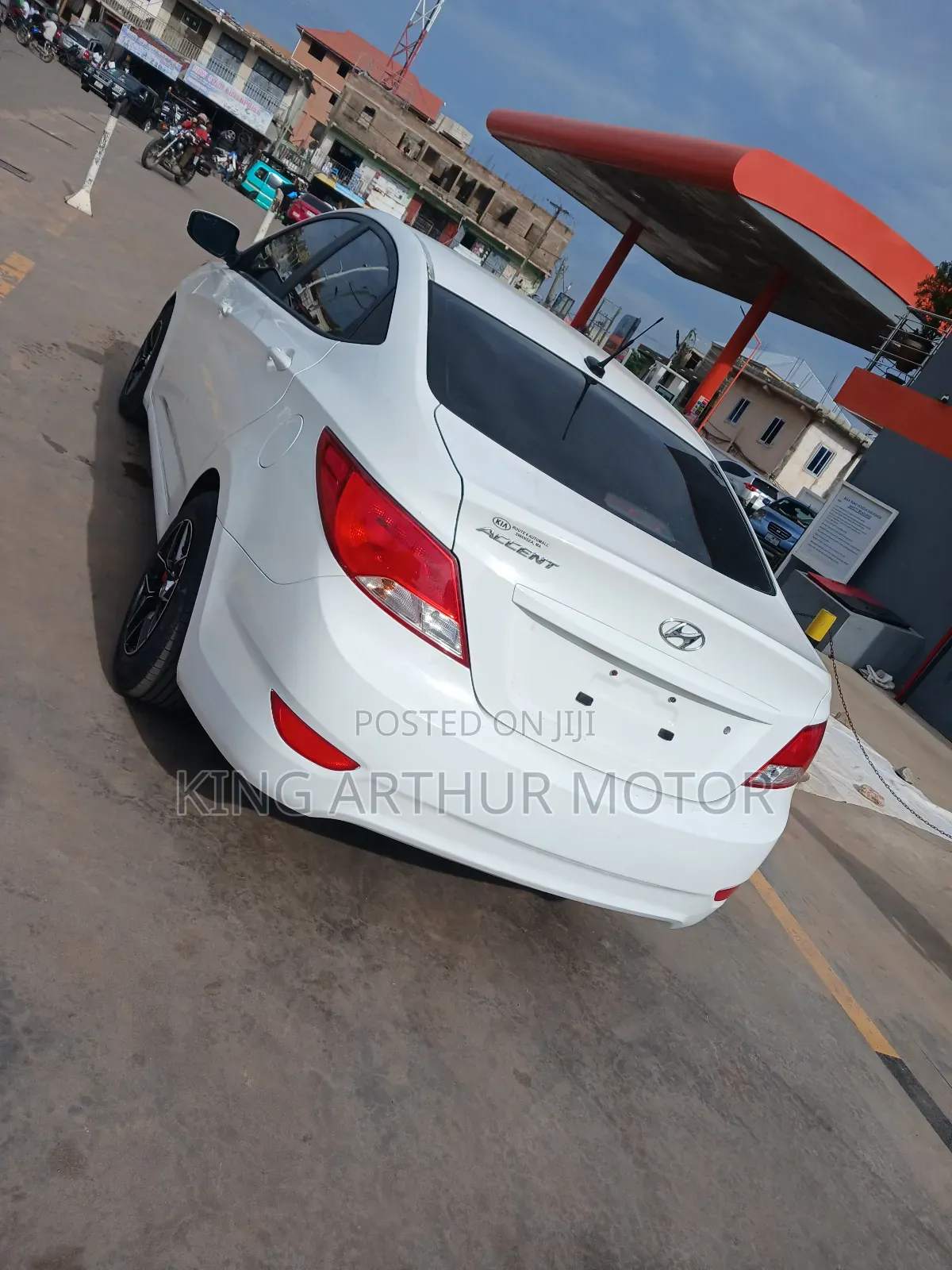 Hyundai Accent GLS 4dr Sedan (1.6L 4cyl 6M) 2014 White