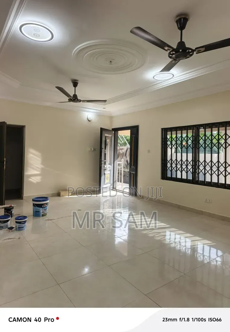 4bdrm House in Kasoa Obum Road, New Market for rent
