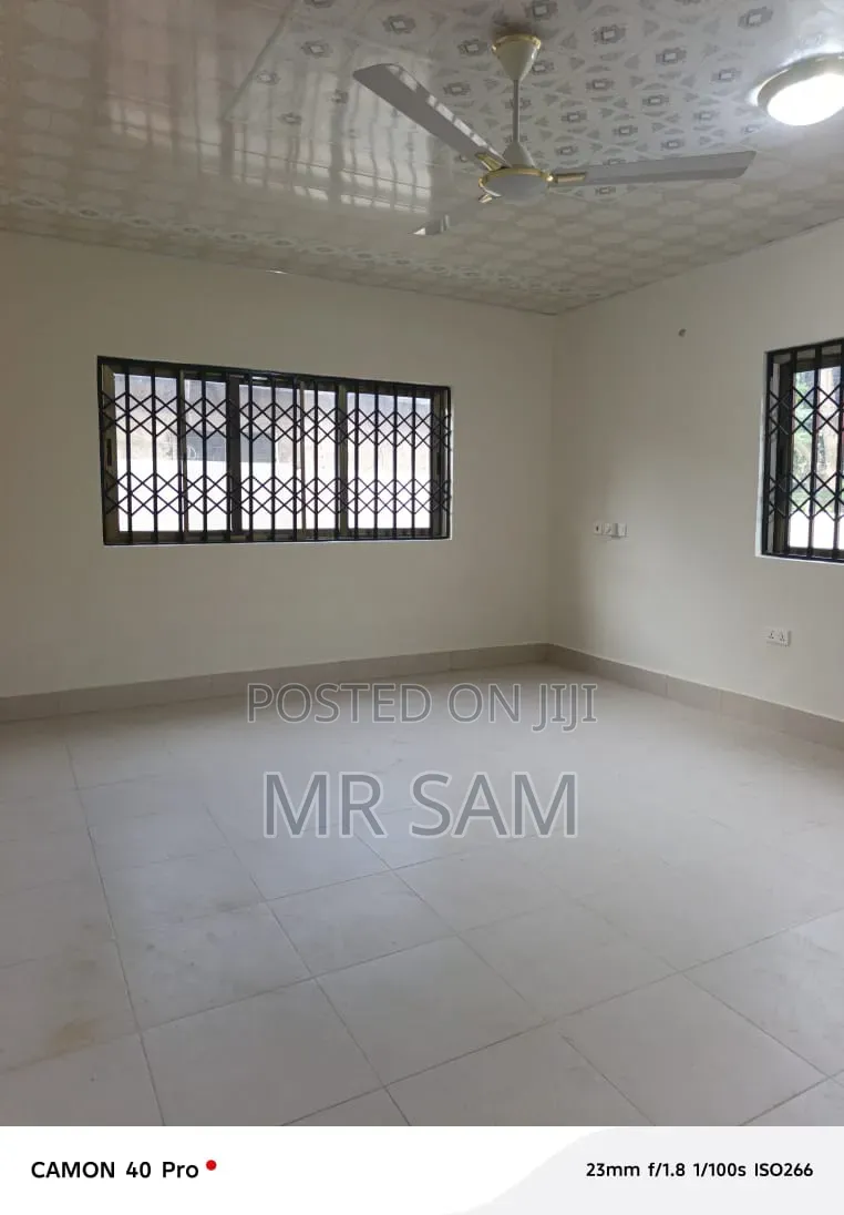 4bdrm House in Kasoa Obum Road, New Market for rent