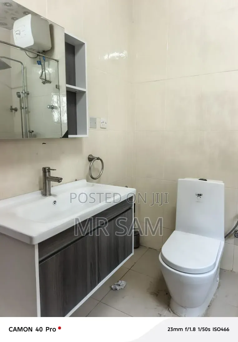4bdrm House in Kasoa Obum Road, New Market for rent
