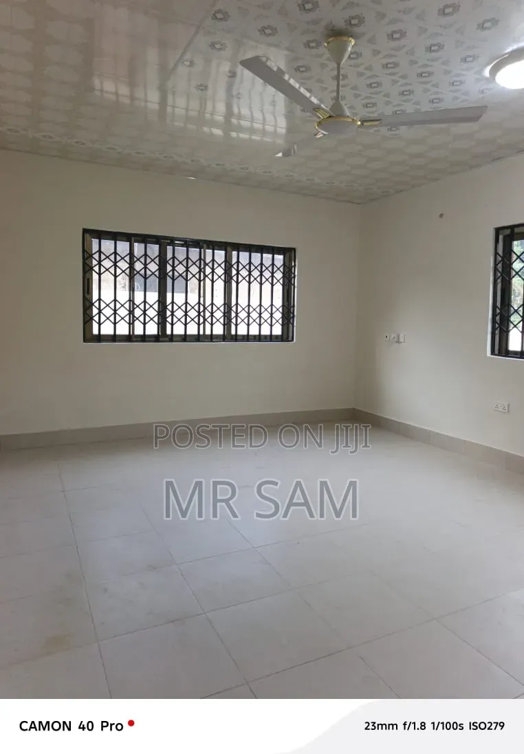 4bdrm House in Kasoa Obum Road, New Market for rent