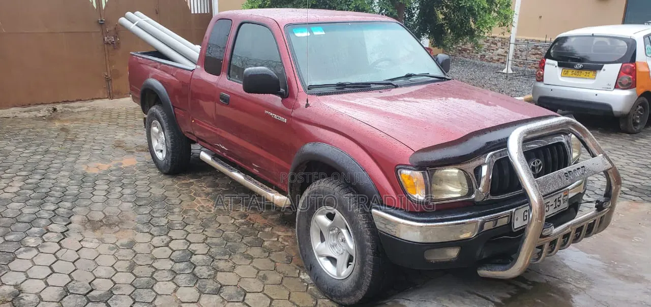 Toyota Hilux 2004 Red