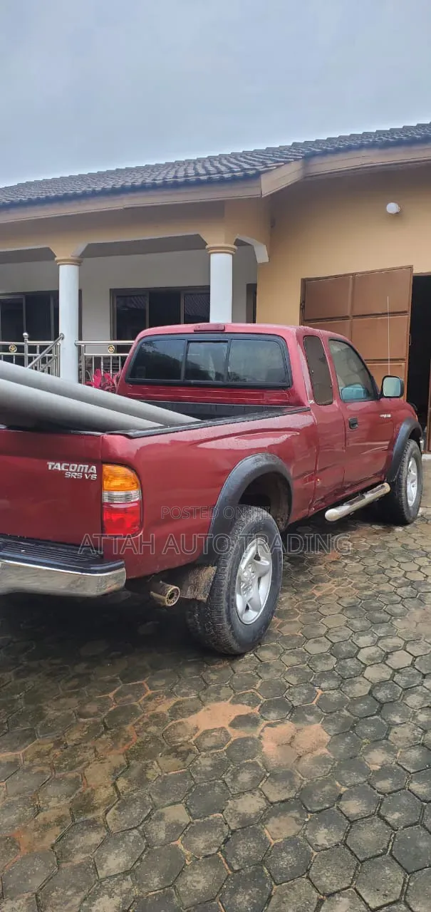 Toyota Hilux 2004 Red