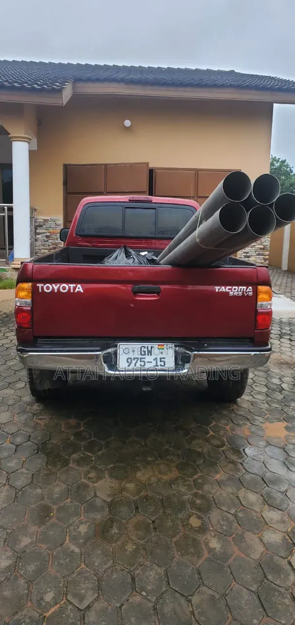 Toyota Hilux 2004 Red