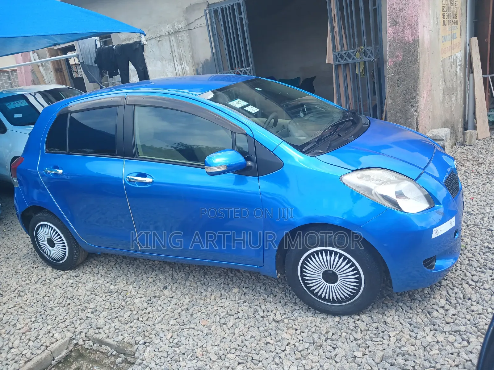 Toyota Vitz 1.3 FWD 3dr 2010 Blue