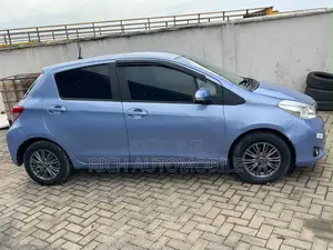 Toyota Vitz 1.3 FWD 5dr 2012 Blue