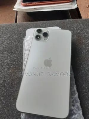 New Apple iPhone 11 Pro Max 64 GB White