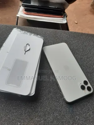 New Apple iPhone 11 Pro Max 64 GB White