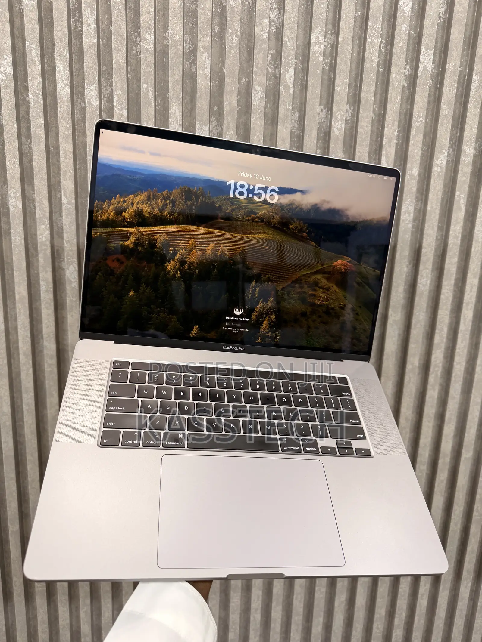 Laptop Apple MacBook Pro 2019 16GB Intel Core i9 SSD 1T