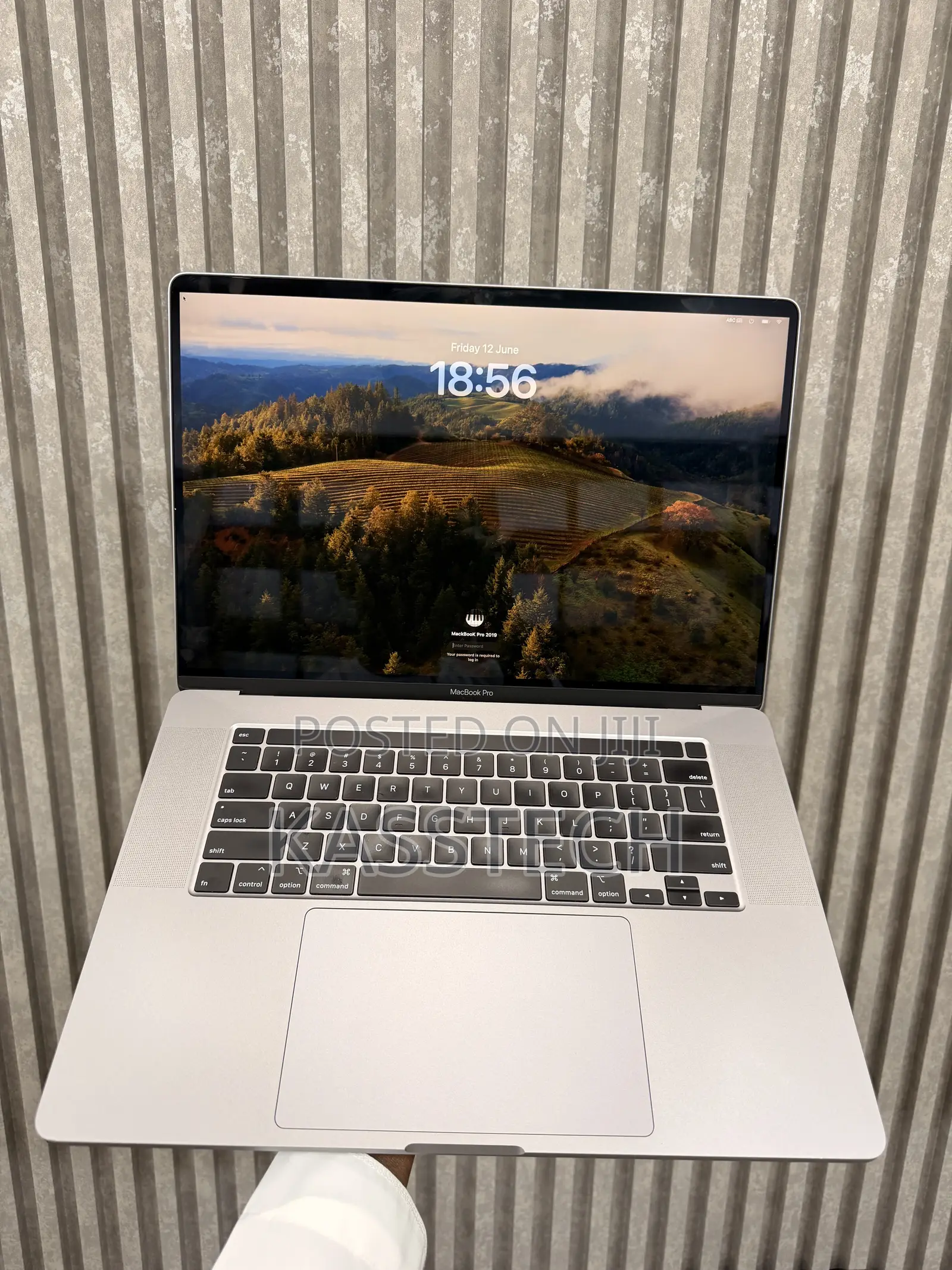 Laptop Apple MacBook Pro 2019 16GB Intel Core i9 SSD 1T