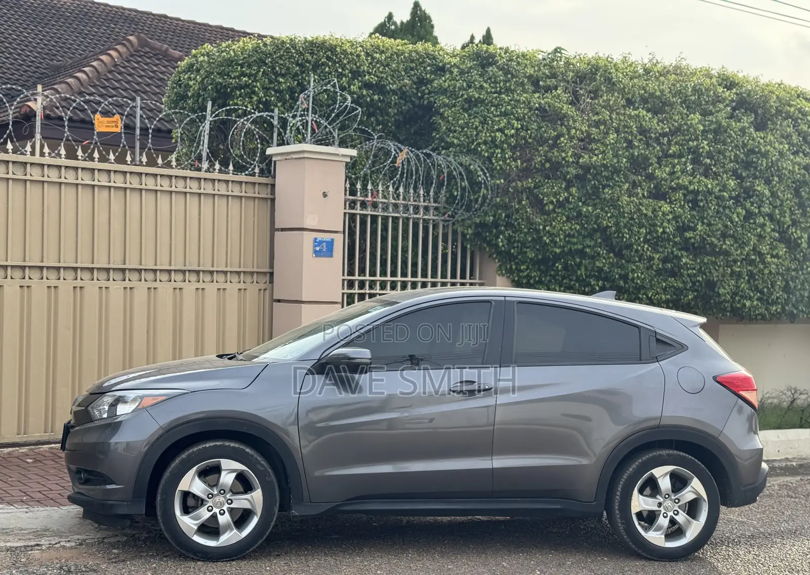 Honda HR-V 4dr SUV (1.5L 4cyl CVT) 2016 Gray