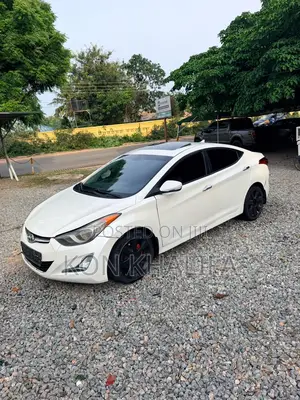 Hyundai Elantra Limited 4dr Sedan (1.8L 4cyl 6A) 2014 White