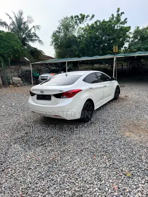 Hyundai Elantra Limited 4dr Sedan (1.8L 4cyl 6A) 2014 White