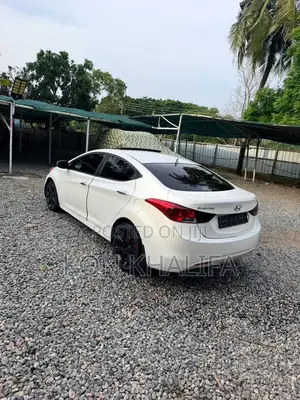 Hyundai Elantra Limited 4dr Sedan (1.8L 4cyl 6A) 2014 White