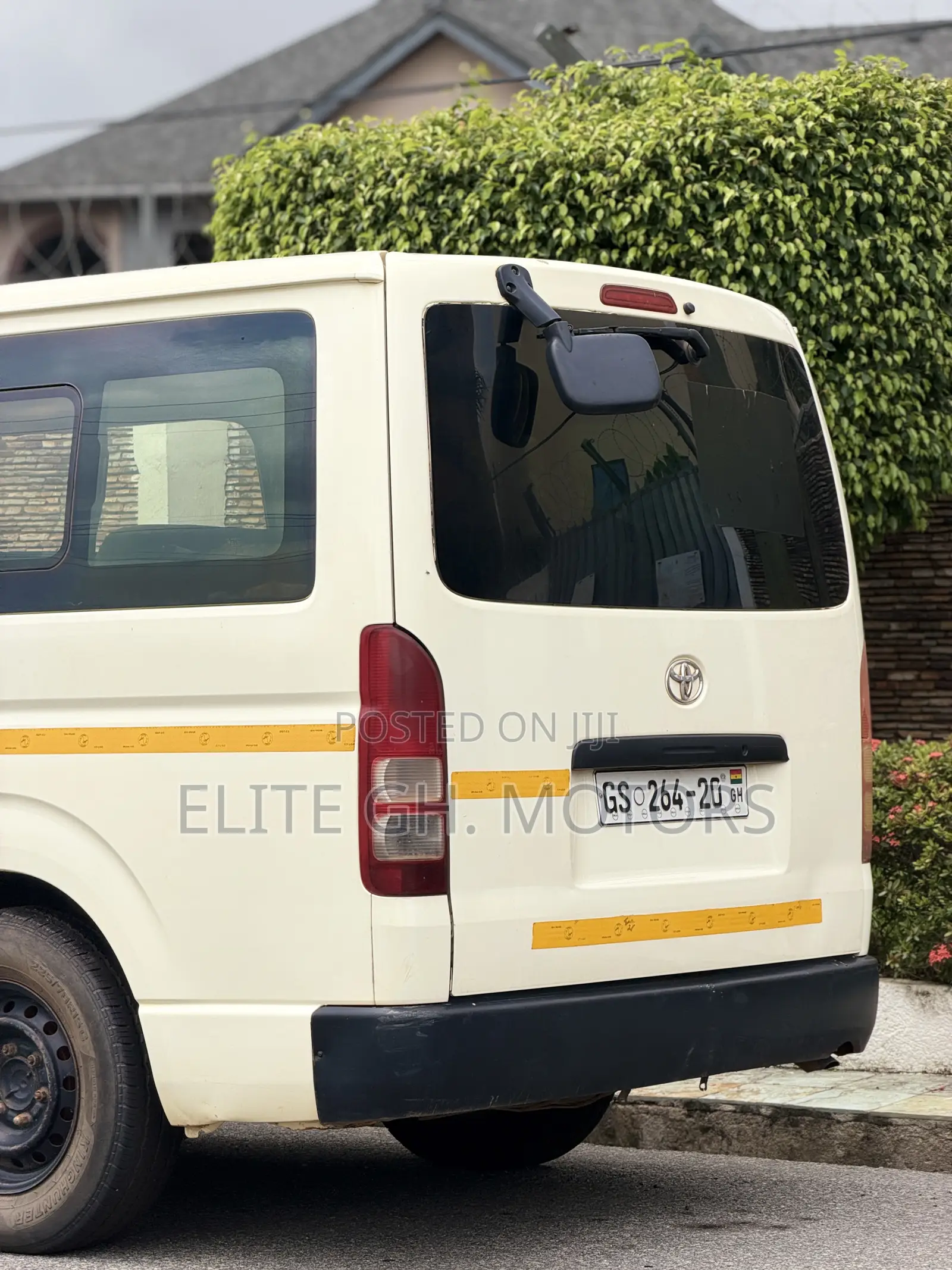 Toyota HiAce 2012 White