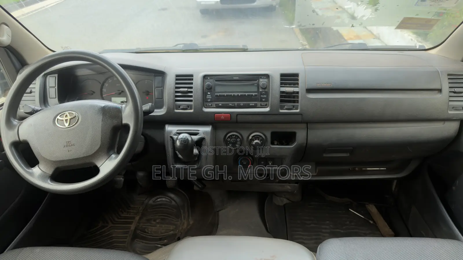 Toyota HiAce 2012 White