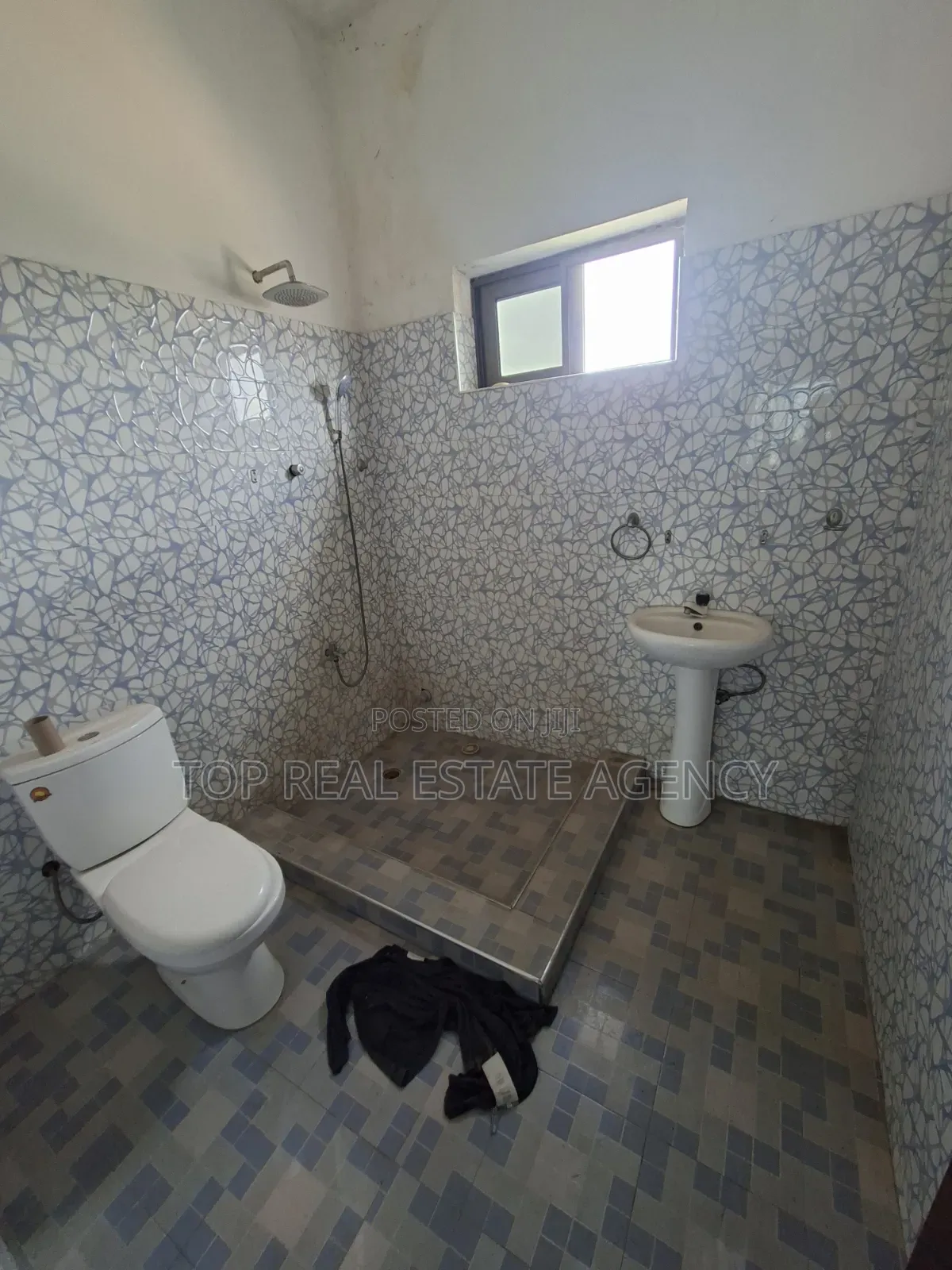 2bdrm Apartment in Golden Avenue, Ga East Municipal for rent