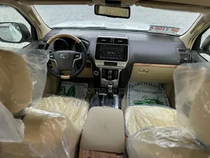 Toyota Land Cruiser Prado 2015 Off white