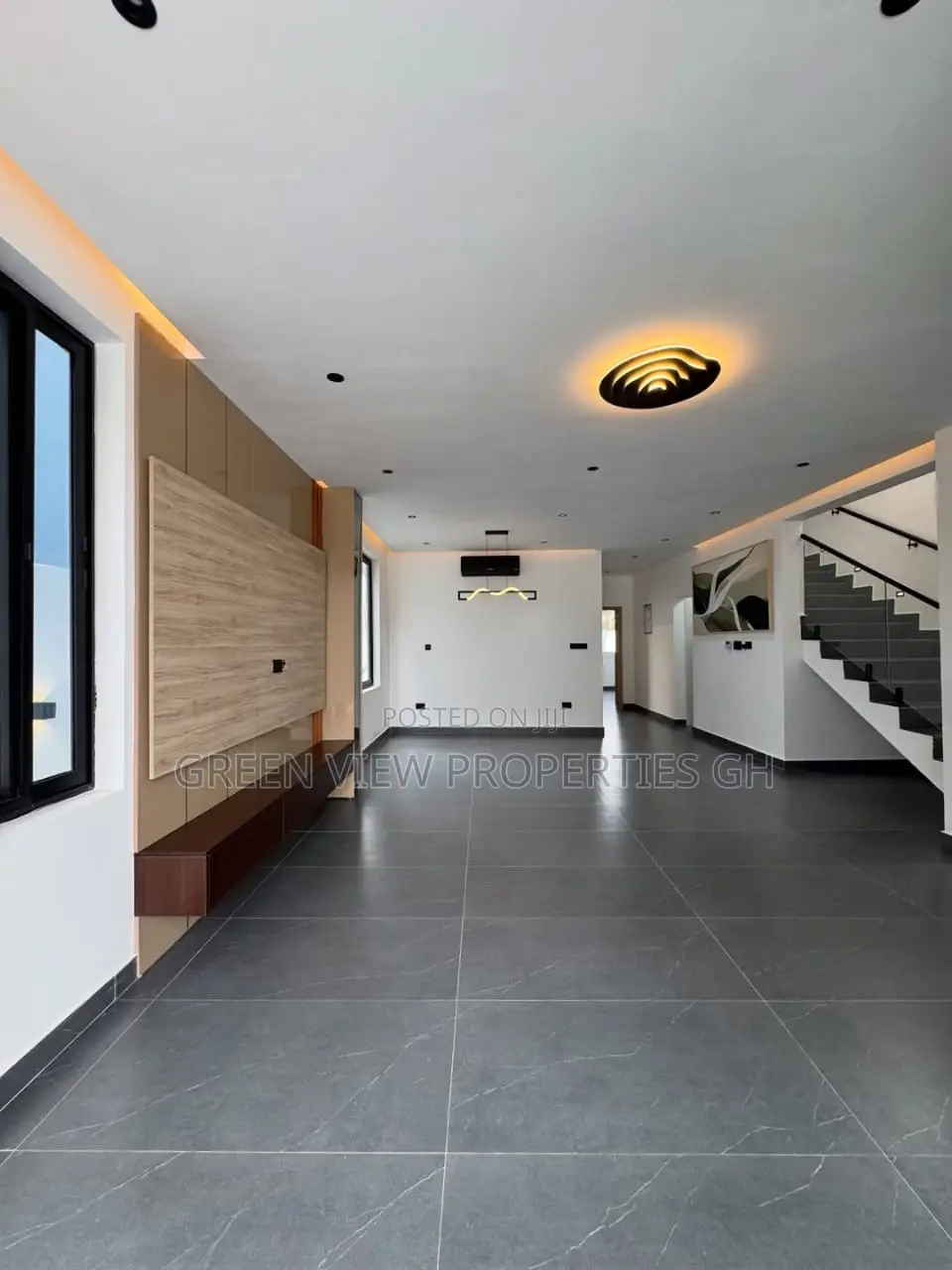 4bdrm Duplex in Oyarifa for sale