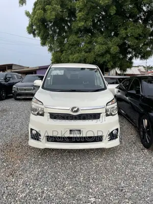 Toyota Voxy 2012 White