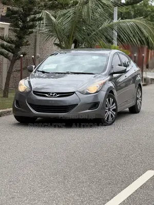 Hyundai Elantra GLS Sedan FWD (1.8L 4cyl 6A) 2013 Gray