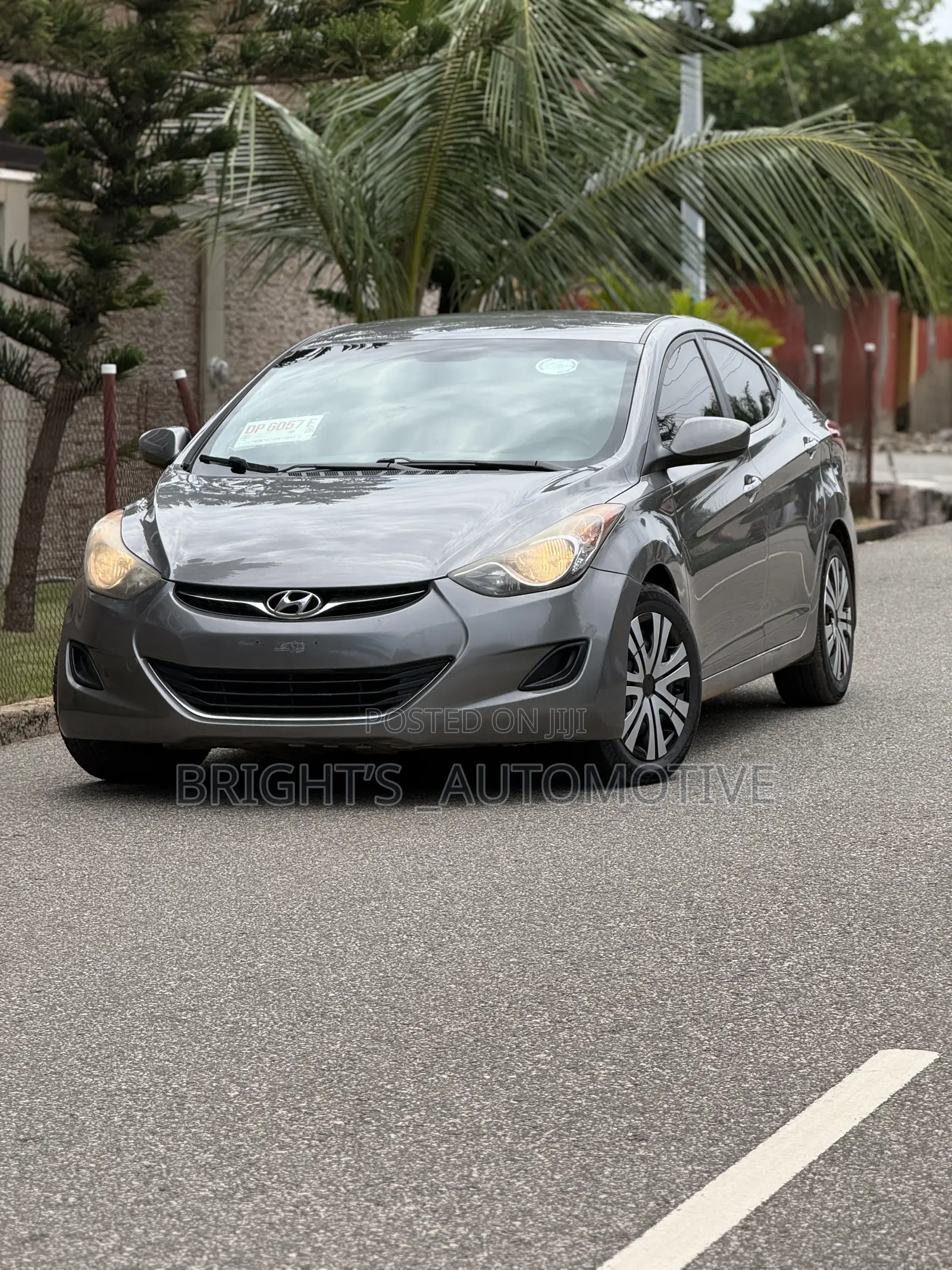 Hyundai Elantra GLS Sedan FWD (1.8L 4cyl 6A) 2013 Gray