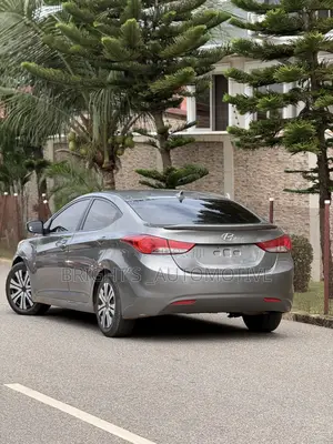 Hyundai Elantra GLS Sedan FWD (1.8L 4cyl 6A) 2013 Gray