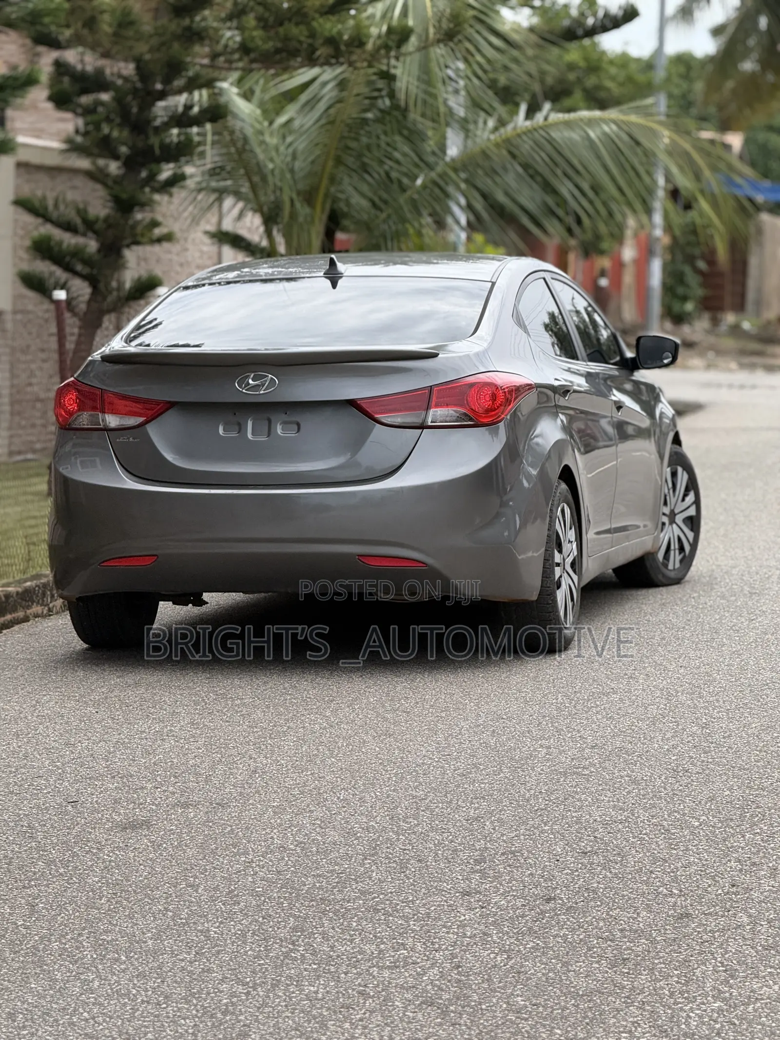 Hyundai Elantra GLS Sedan FWD (1.8L 4cyl 6A) 2013 Gray