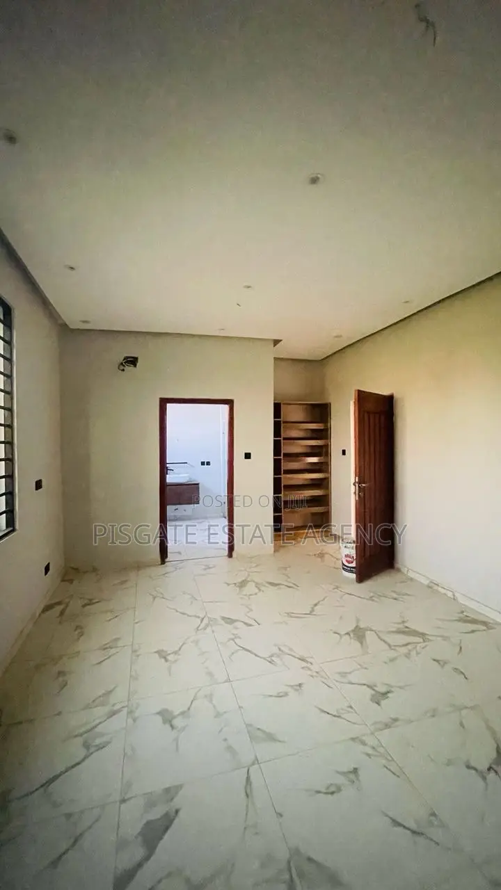 3bdrm House in Olebu for sale