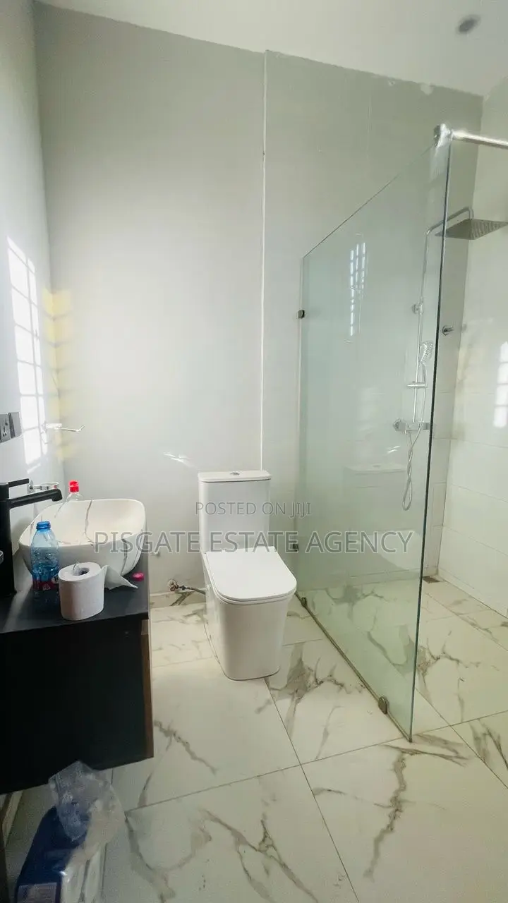 3bdrm House in Olebu for sale