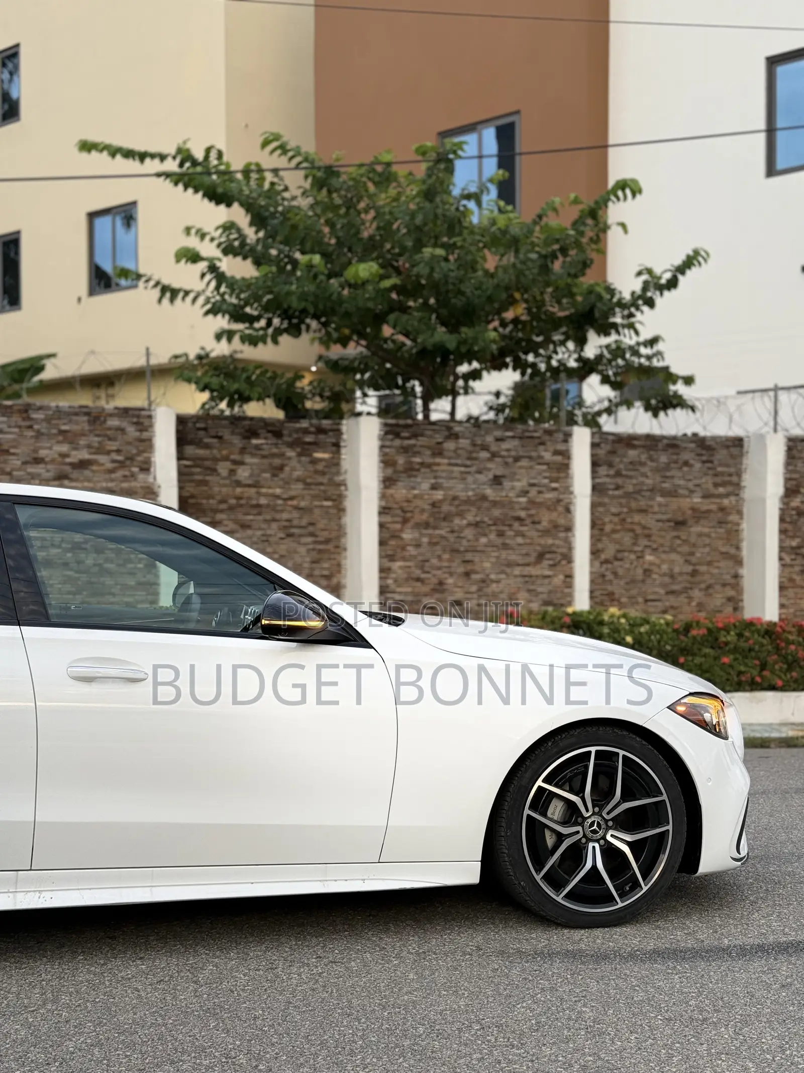 Mercedes-Benz C300 2023 White