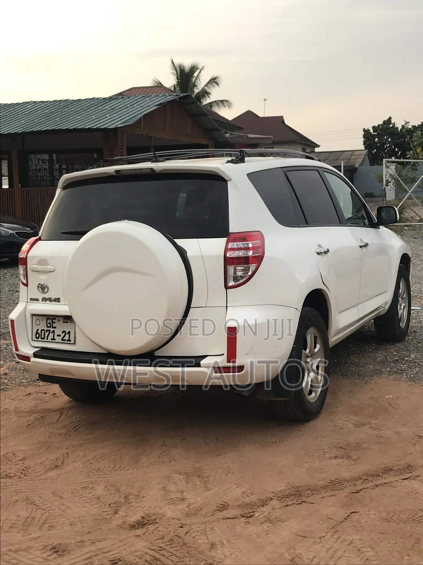 Toyota RAV4 2010 White