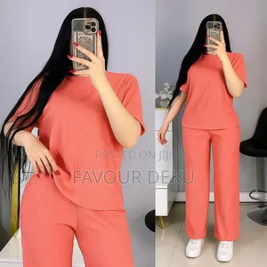 Quality Ladies 2 Piece Set.
