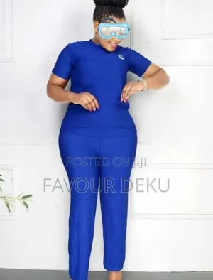 Quality Ladies 2 Piece Set.
